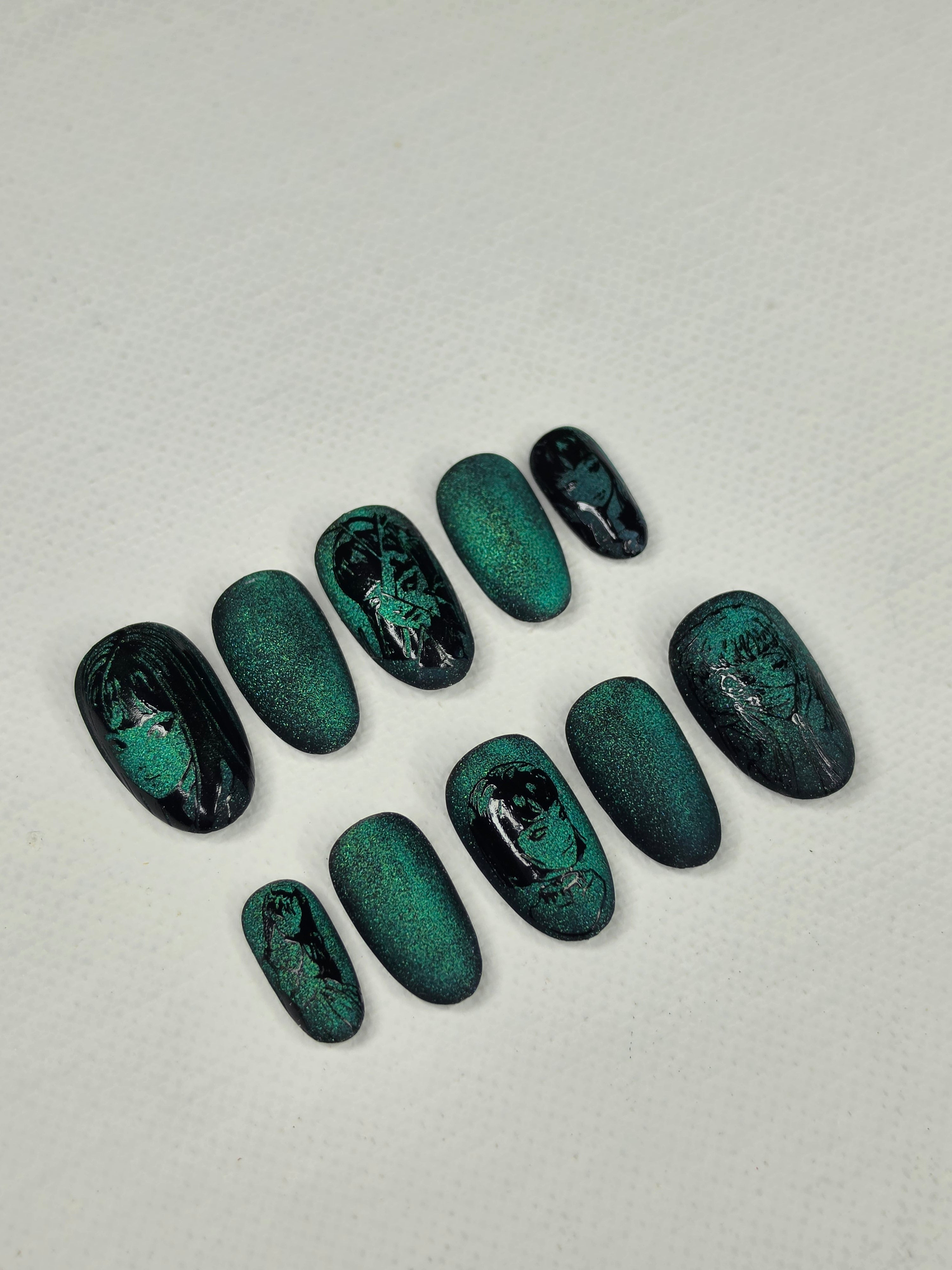 Tomie "Curse of Beauty" Cat Eye Press On Nails | Apres Short Round
