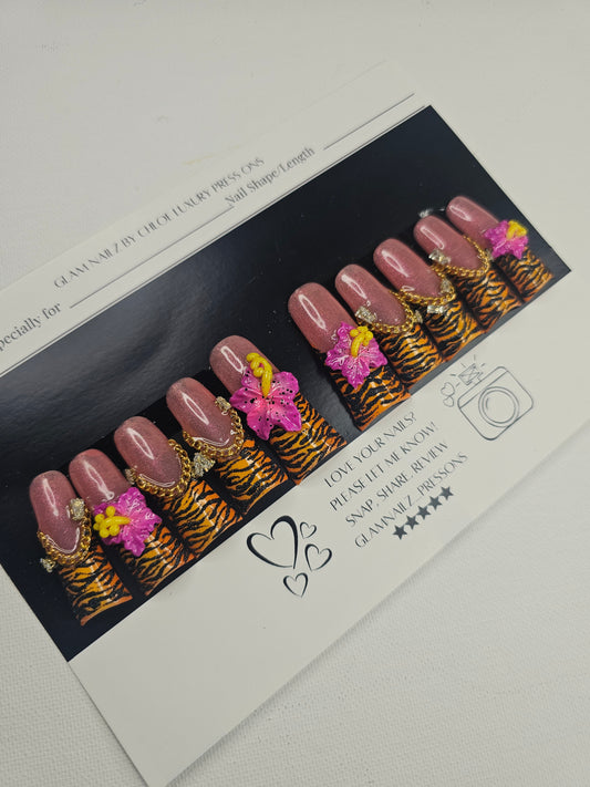 XL Duck Press-On Nails | Raised Black Glitter Gel & Gold Chain Detail | Airbrushed Tiger Back | Medium Size